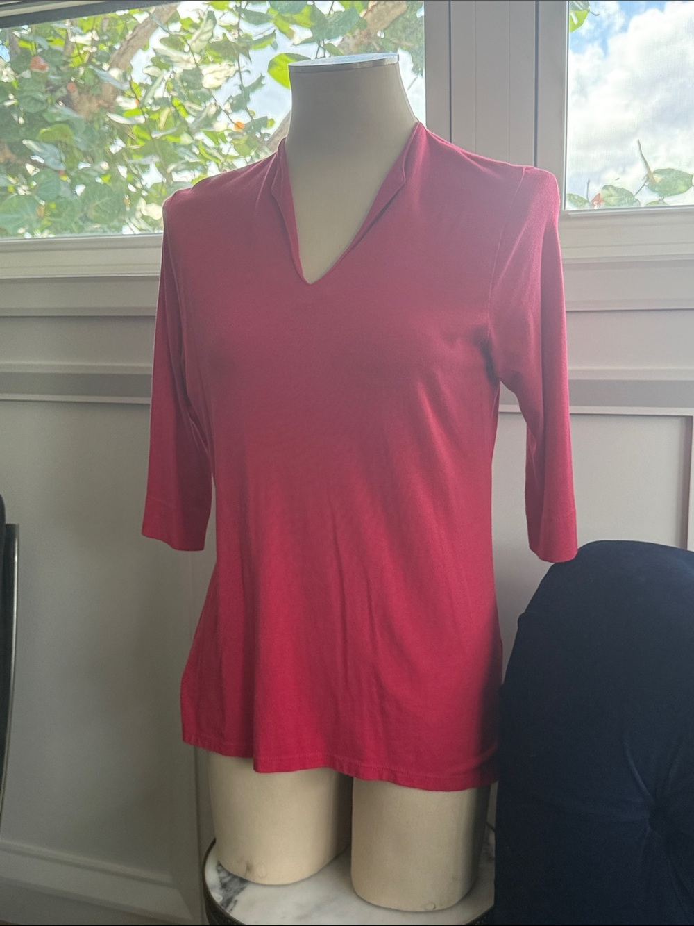 Women's Notched V-Neck Short Sleeve Tee in Red